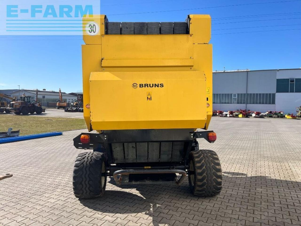 New Holland br 7070 rotorschneidwerk - Балирка за квадратни бали: слика 4 New Holland br 7070 rotorschneidwerk - Балирка за квадратни бали: слика 4