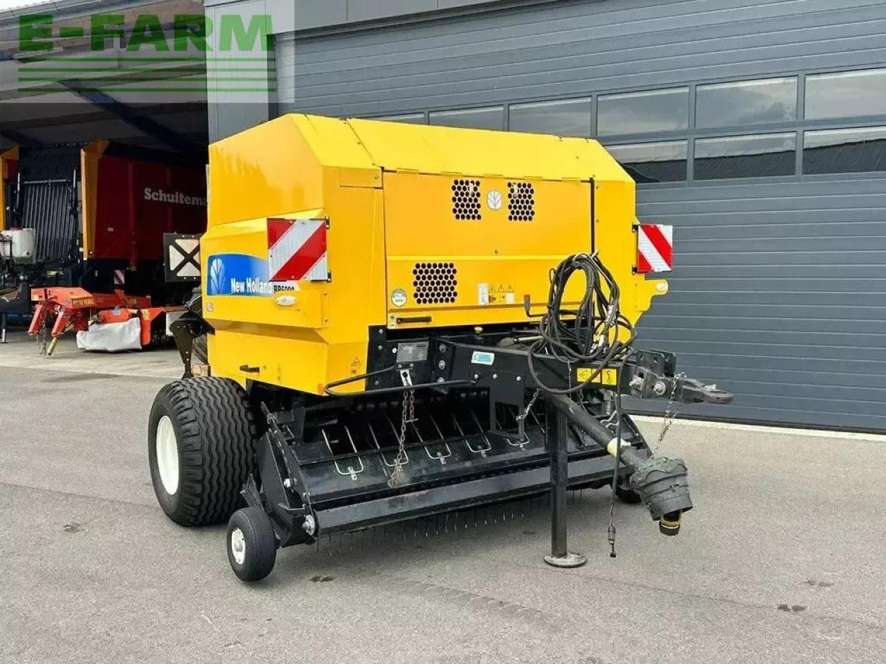 New Holland br6090 balenpers - Балирка за квадратни бали: слика 1 New Holland br6090 balenpers - Балирка за квадратни бали: слика 1