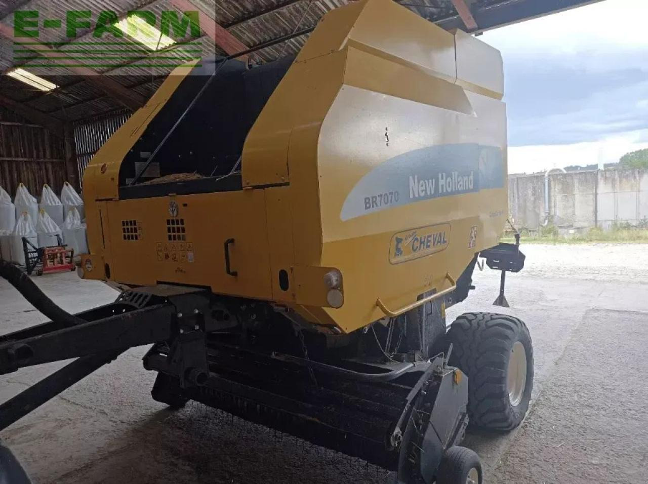 New Holland br7070 crop cutter - Балирка за квадратни бали: слика 3 New Holland br7070 crop cutter - Балирка за квадратни бали: слика 3