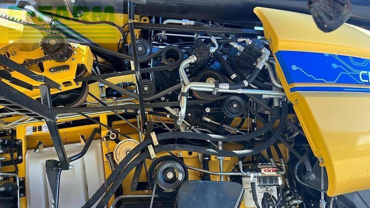 New Holland cr 8.90 raupe 14500 liter korntank track + sw + sww intellisense - Комбајн: слика 3 New Holland cr 8.90 raupe 14500 liter korntank track + sw + sww intellisense - Комбајн: слика 3