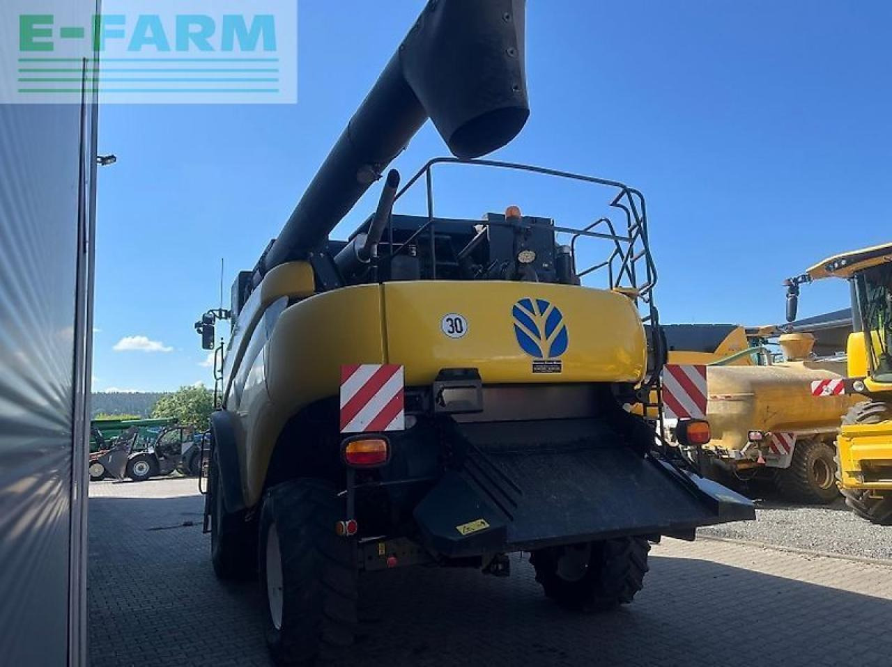 New Holland cr 9070 elevation - Комбајн: слика 4 New Holland cr 9070 elevation - Комбајн: слика 4