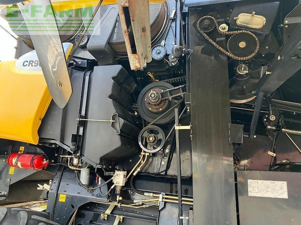 Комбајн New Holland cr9090: слика 13 Комбајн New Holland cr9090: слика 13