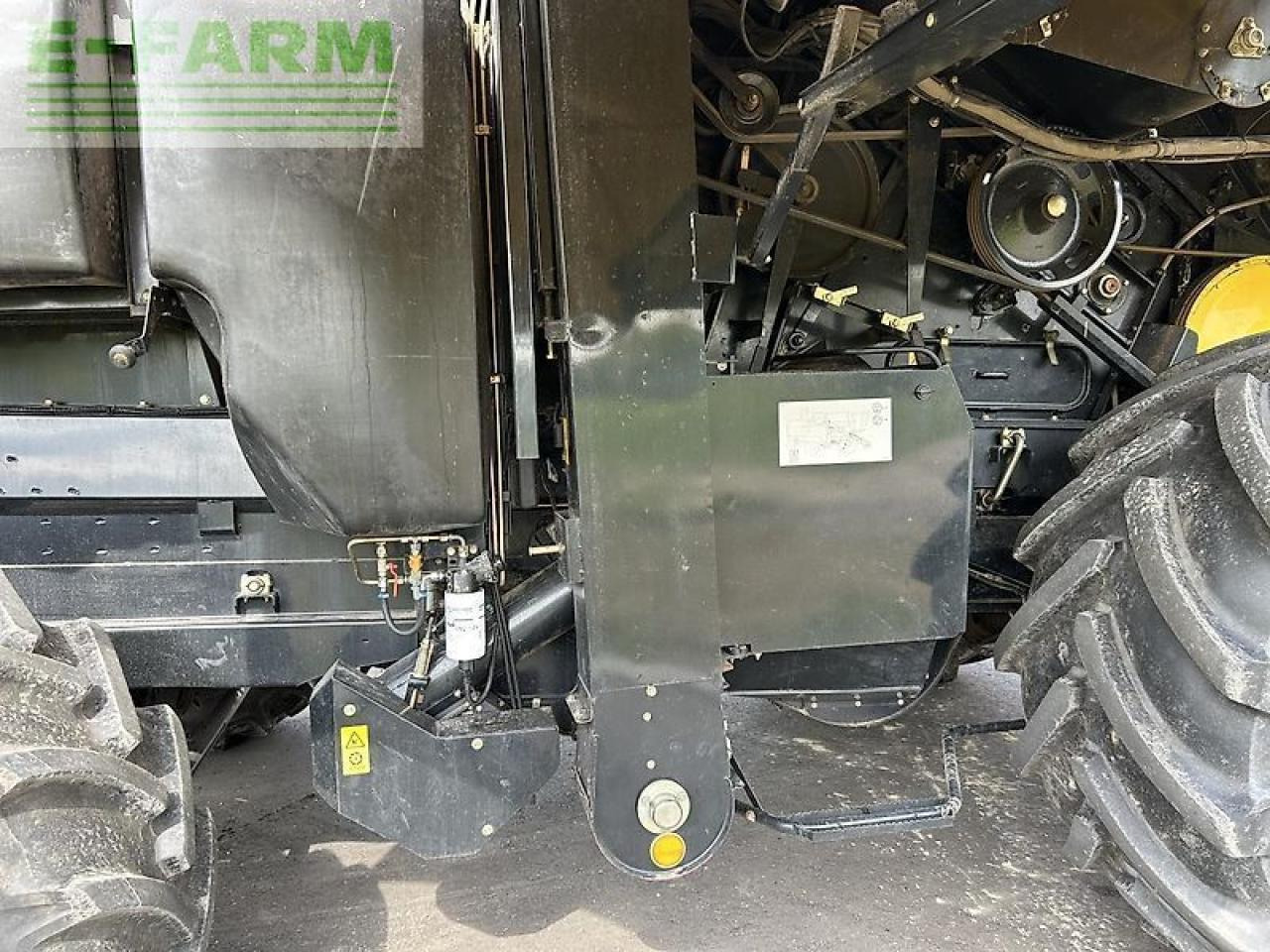 Комбајн New Holland cx 8090: слика 7