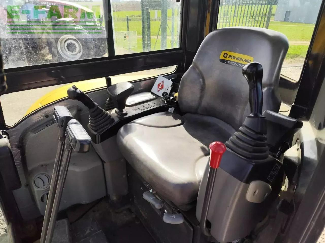 New Holland e26c - Мини багер: слика 2 New Holland e26c - Мини багер: слика 2