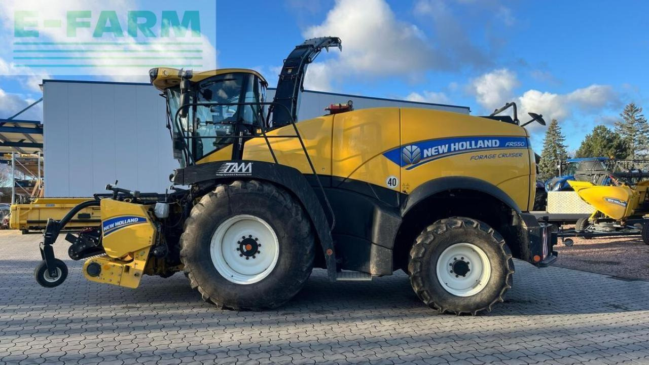 New Holland fr 550 häcksler inkl. pickup und maisgebiss - Комбајн за сточна храна: слика 4 New Holland fr 550 häcksler inkl. pickup und maisgebiss - Комбајн за сточна храна: слика 4