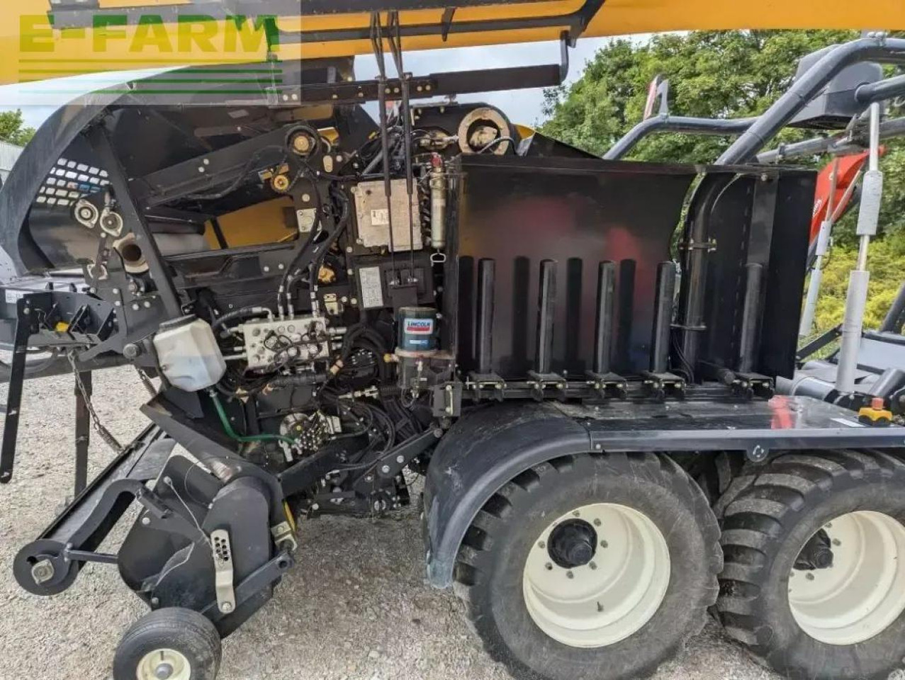 New Holland rb 125 combi - Балирка за квадратни бали: слика 5 New Holland rb 125 combi - Балирка за квадратни бали: слика 5