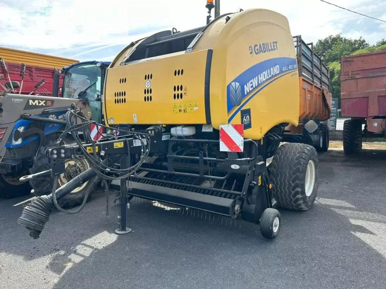 New Holland roll-belt180 - Балирка за квадратни бали: слика 1 New Holland roll-belt180 - Балирка за квадратни бали: слика 1