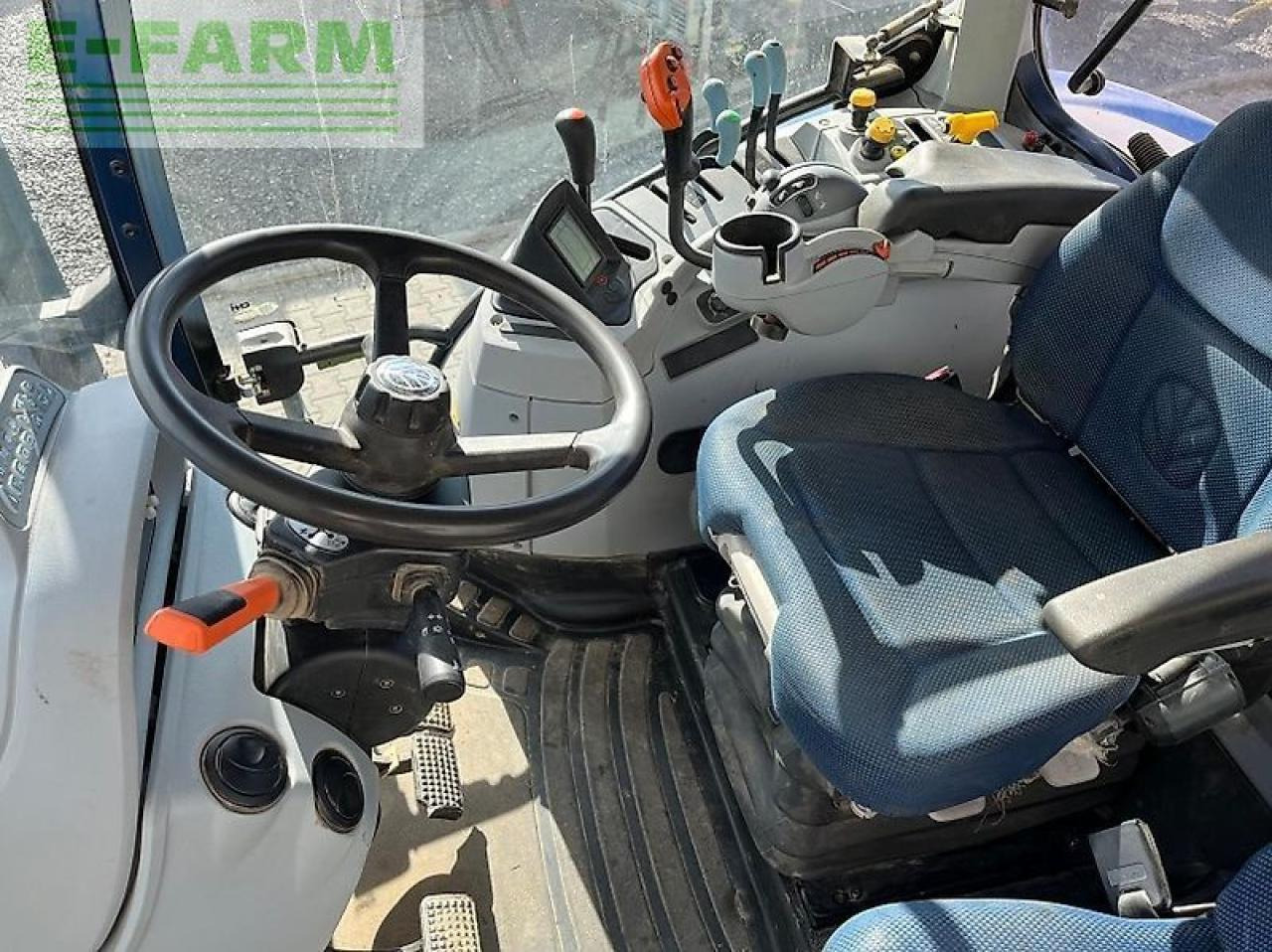 New Holland t 6.180 ec - Трактор: слика 5 New Holland t 6.180 ec - Трактор: слика 5