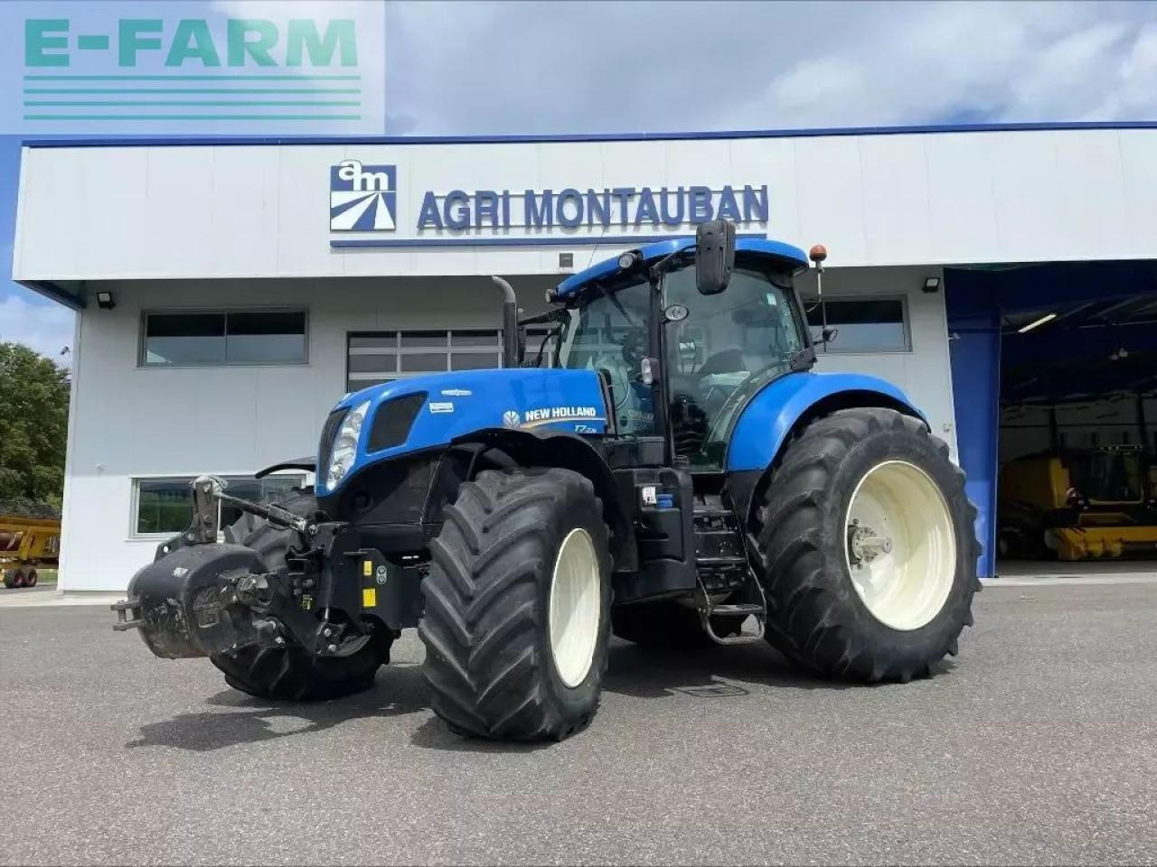 New Holland t 7.235 - Трактор: слика 1 New Holland t 7.235 - Трактор: слика 1