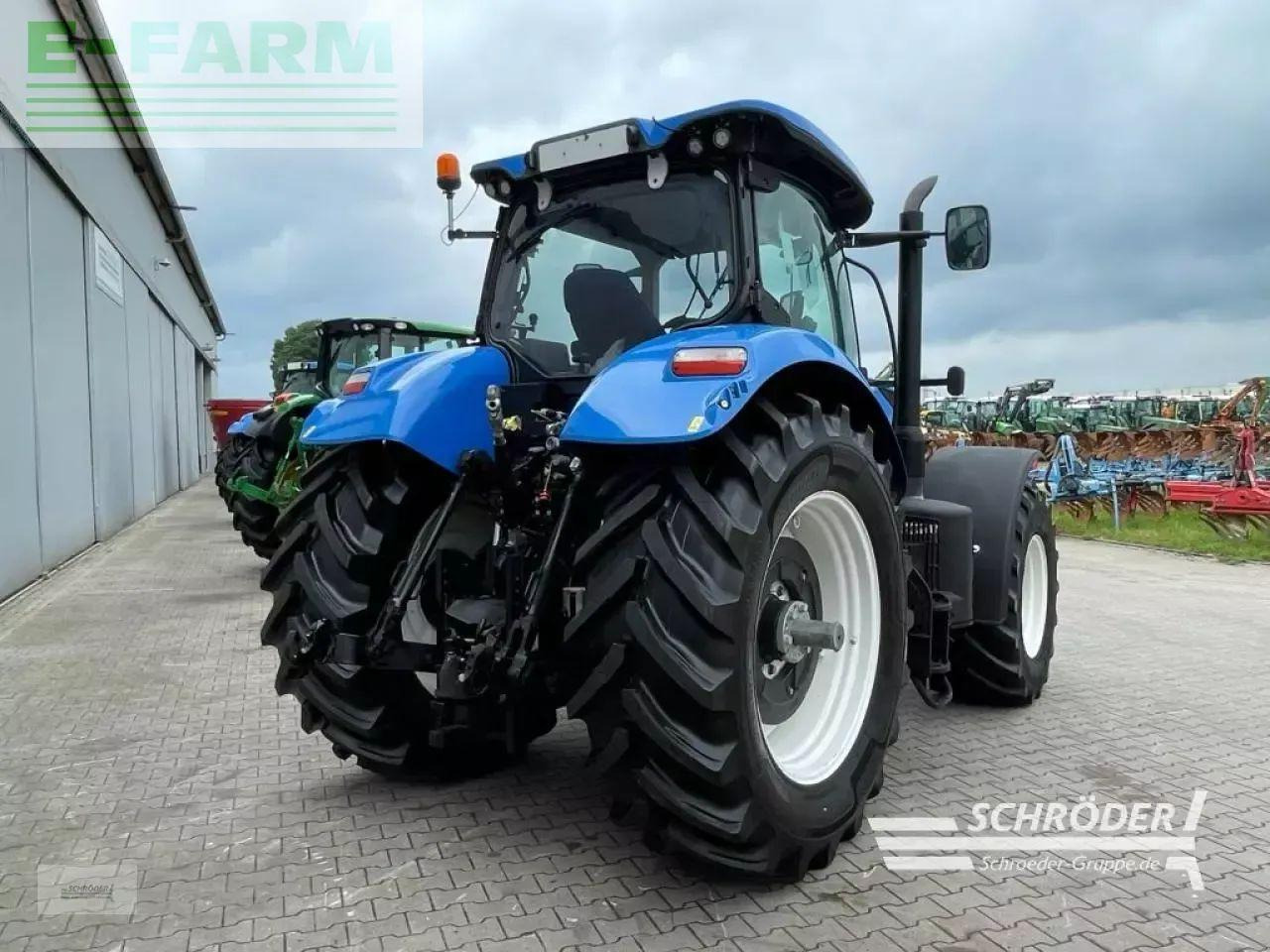 New Holland t 7.270 autocommand - Трактор: слика 3 New Holland t 7.270 autocommand - Трактор: слика 3