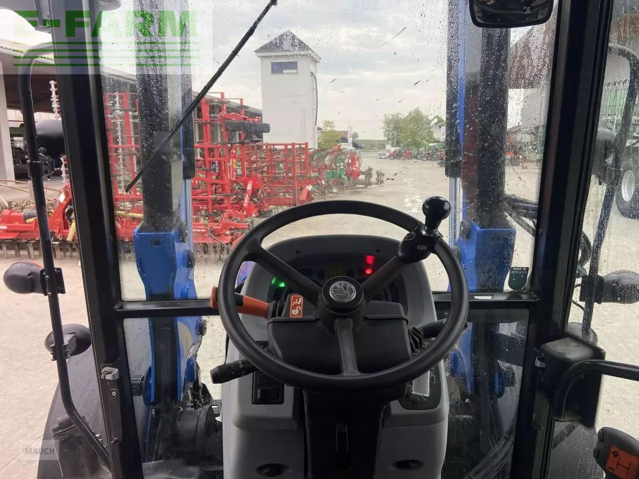 Трактор New Holland t5030: слика 14 Трактор New Holland t5030: слика 14