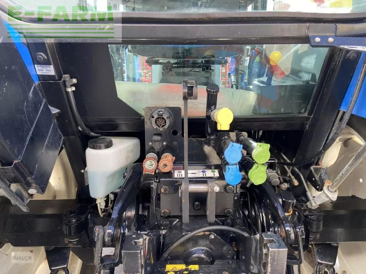 Трактор New Holland t5030: слика 8 Трактор New Holland t5030: слика 8