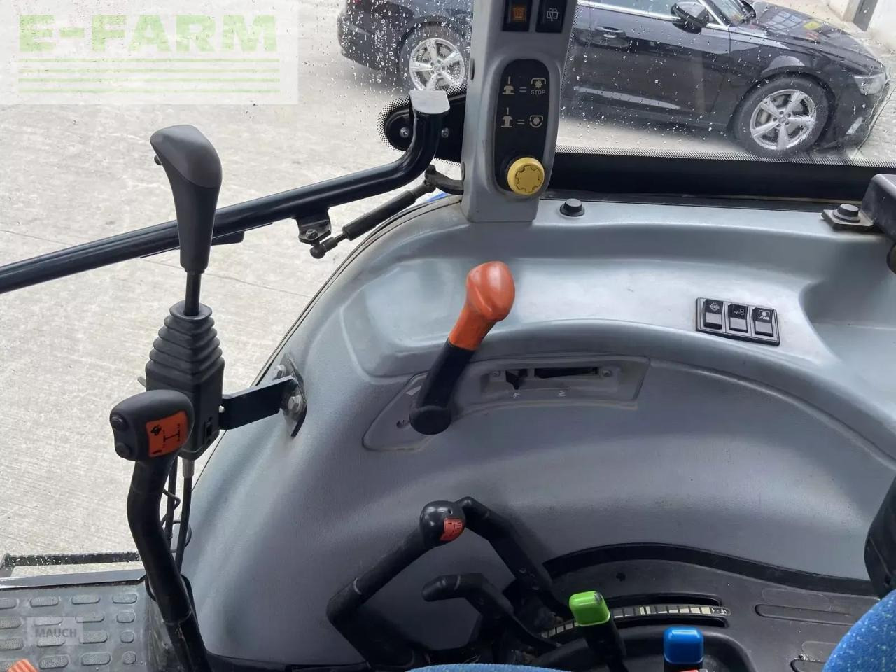 Трактор New Holland t5030: слика 13 Трактор New Holland t5030: слика 13