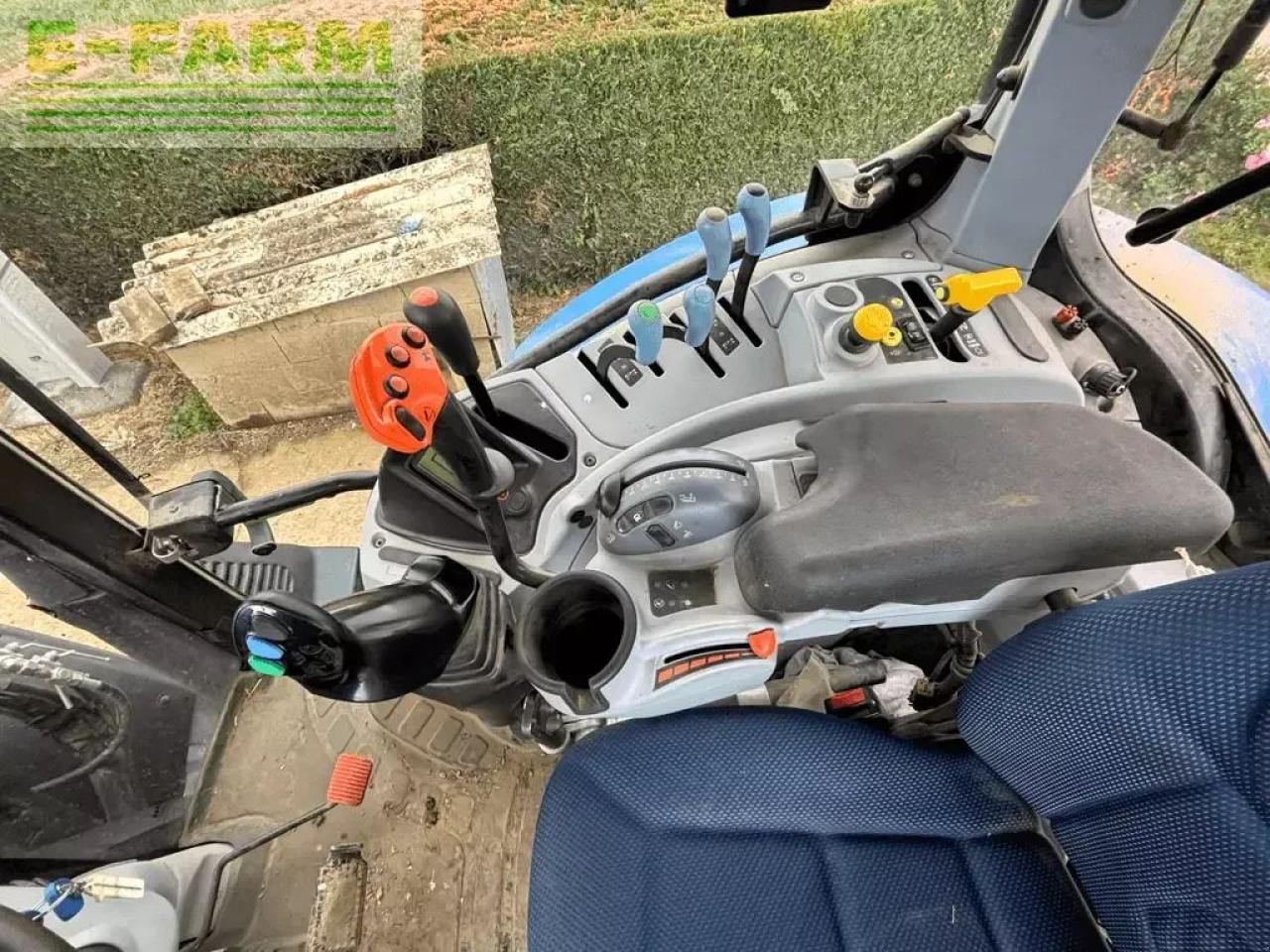 New Holland t6.145 electro command - Трактор: слика 5 New Holland t6.145 electro command - Трактор: слика 5