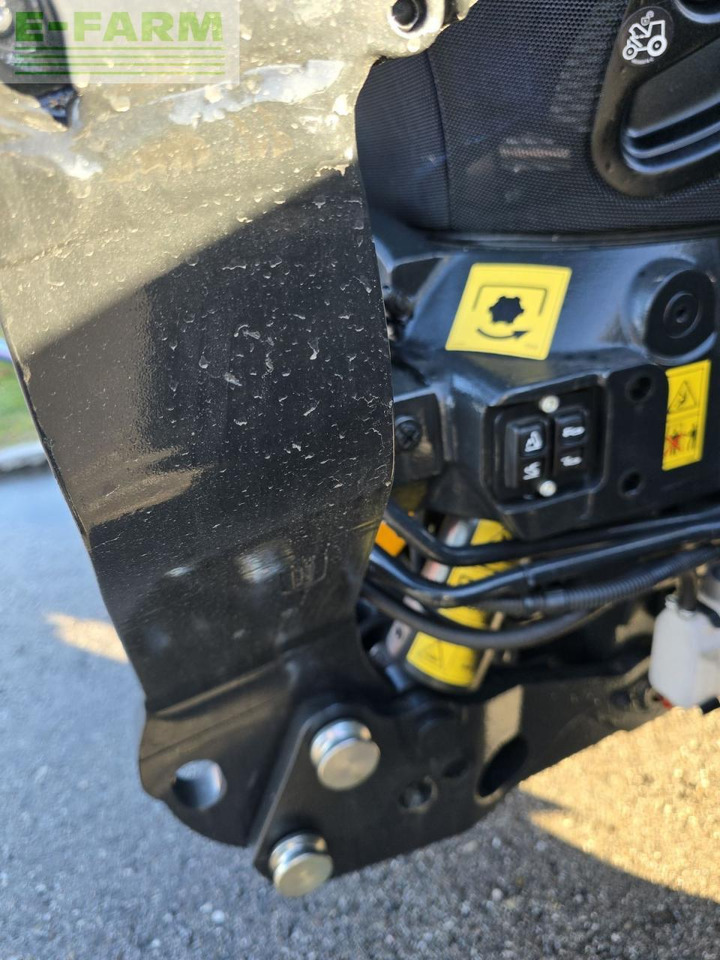 New Holland t6.160 dynamic command (stage v) - Трактор: слика 4 New Holland t6.160 dynamic command (stage v) - Трактор: слика 4