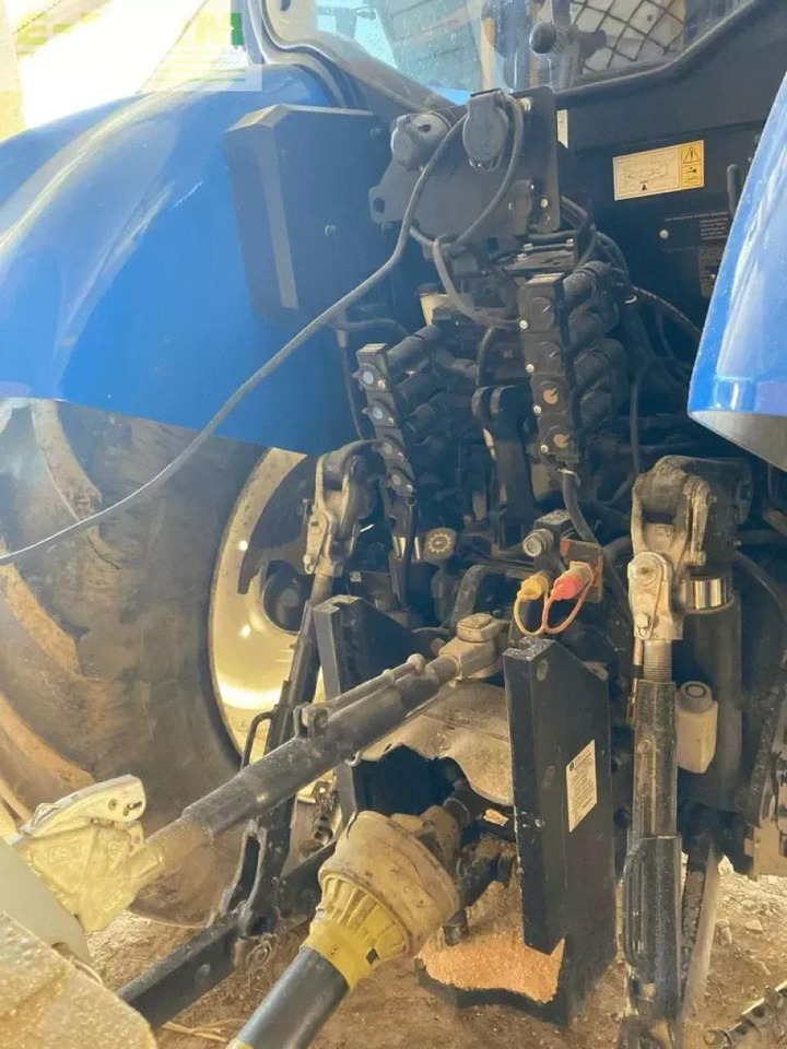 New Holland t6.165 dynamic command - Трактор: слика 3 New Holland t6.165 dynamic command - Трактор: слика 3