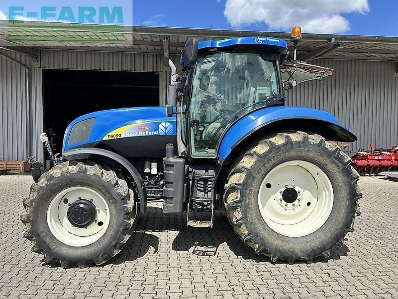 New Holland t6090 power command - Трактор: слика 1 New Holland t6090 power command - Трактор: слика 1