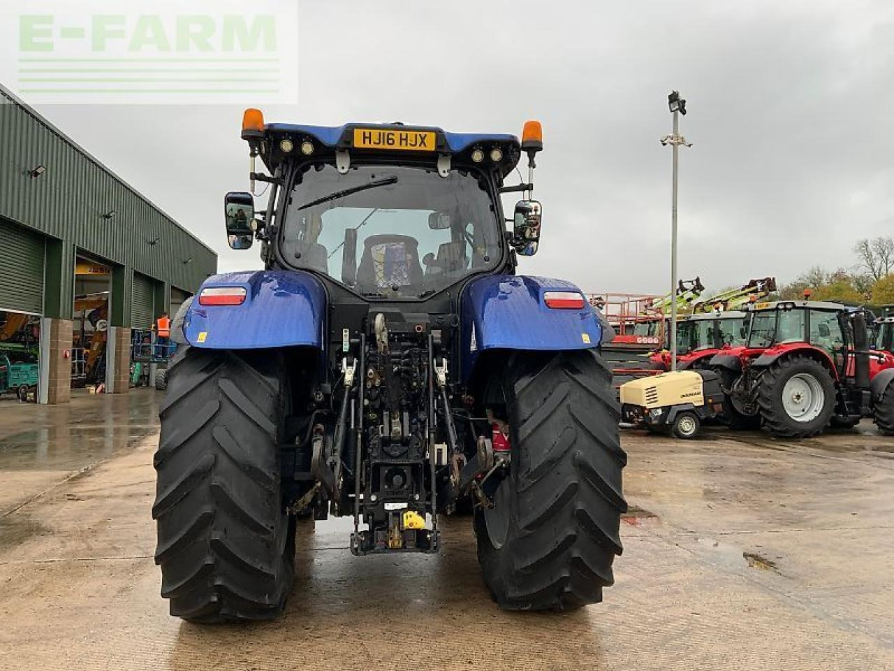 New Holland t7.225 blue power tractor (st25102) - Трактор: слика 3 New Holland t7.225 blue power tractor (st25102) - Трактор: слика 3