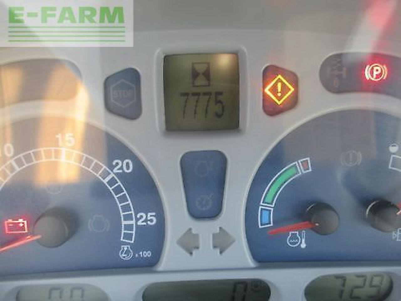 Трактор New Holland t7050 pc PC: слика 9