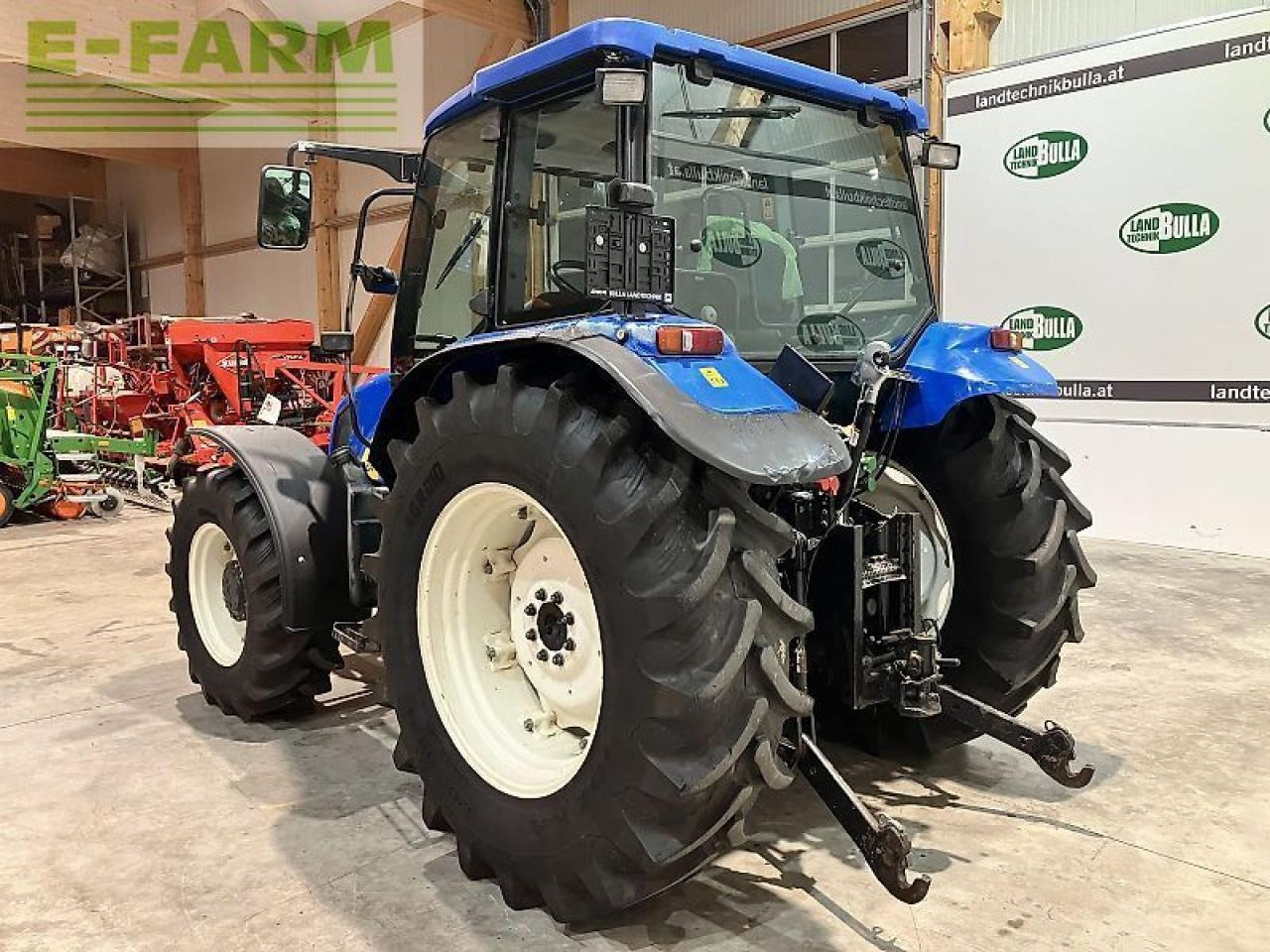 New Holland tl100a (4wd) A - Трактор: слика 4 New Holland tl100a (4wd) A - Трактор: слика 4