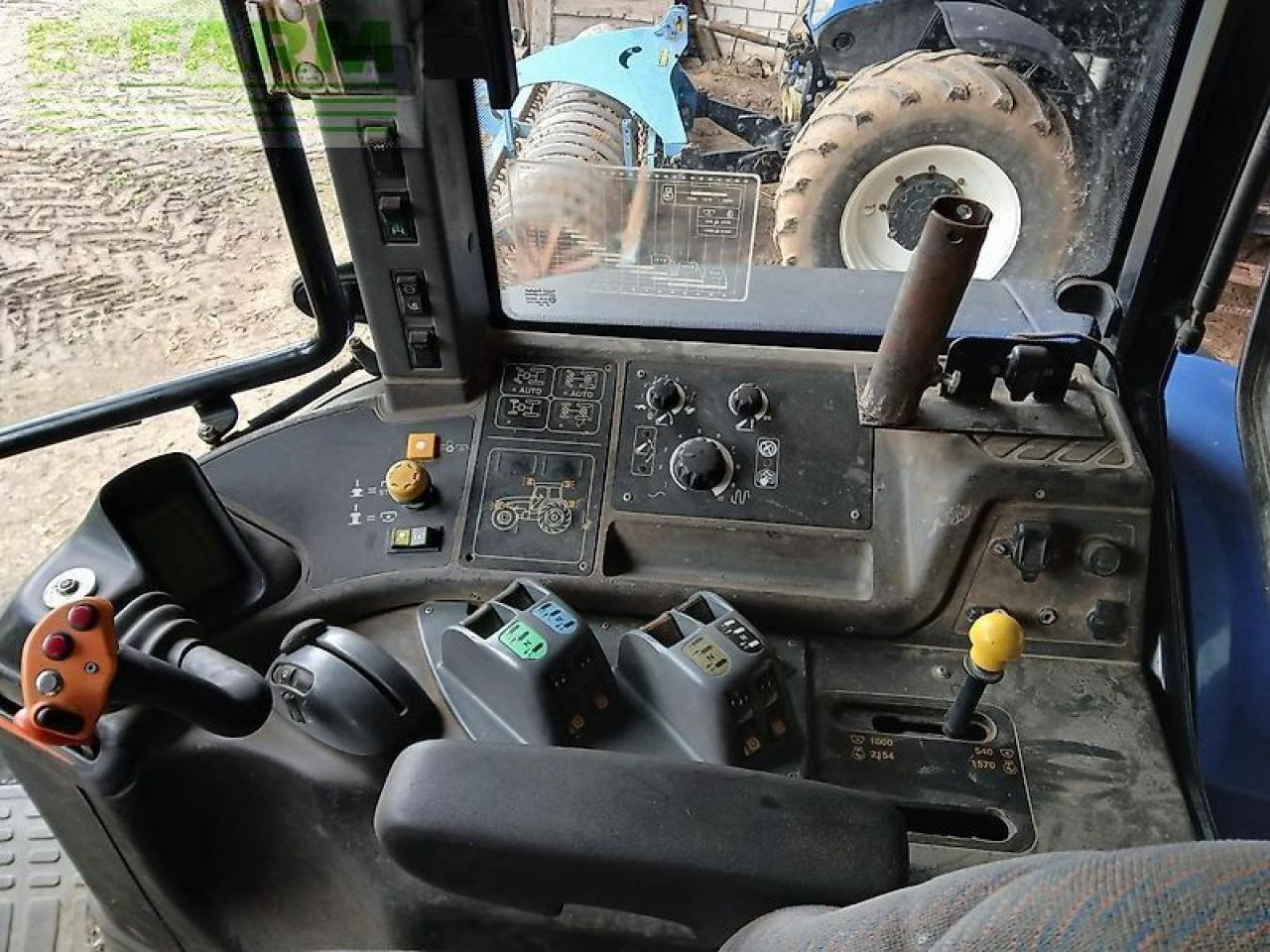 New Holland tm 190 19/6 - Трактор: слика 5 New Holland tm 190 19/6 - Трактор: слика 5