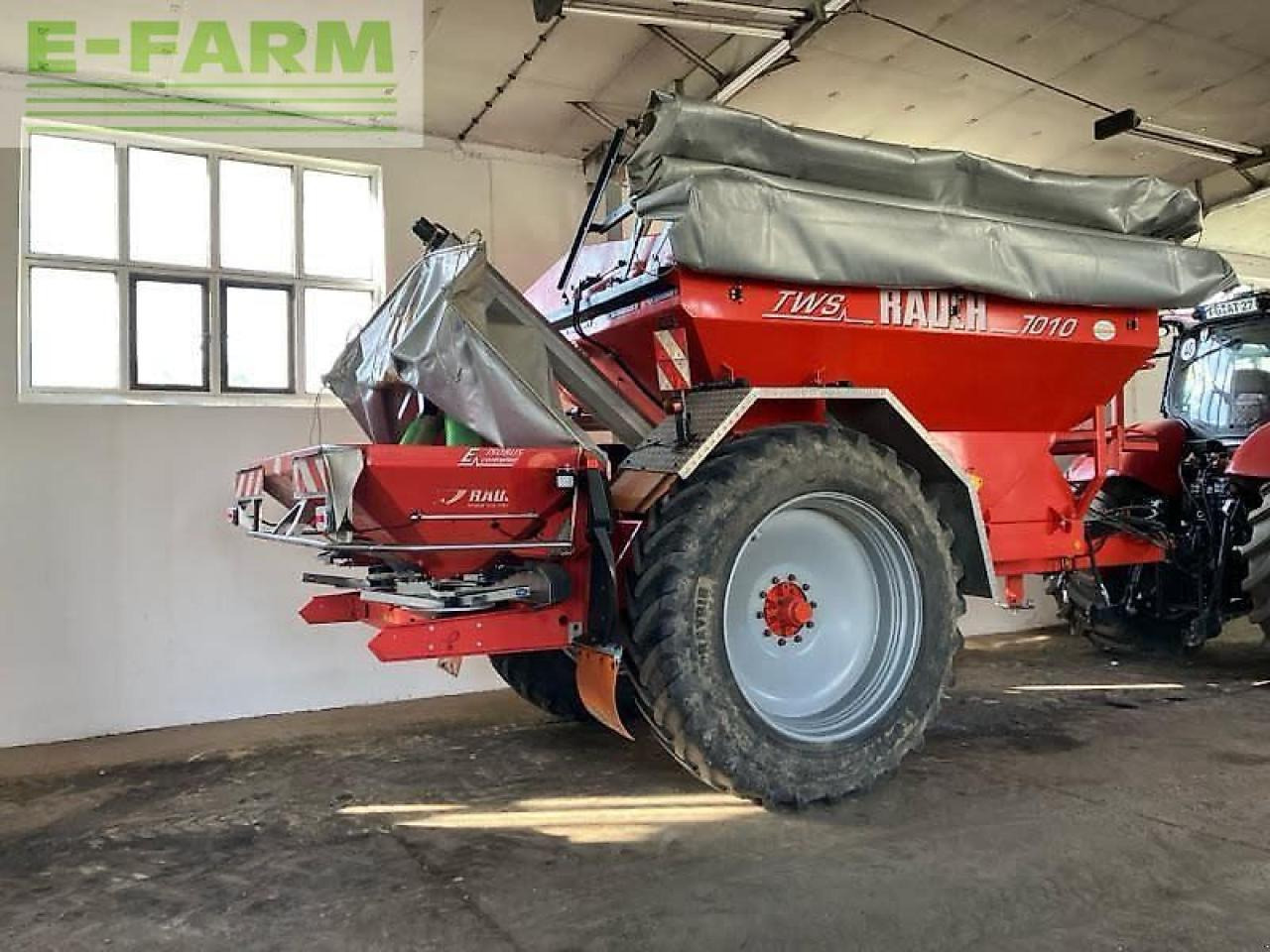 Rauch gebr. tws h7010 + axis ht 50.1 - Распрскувач на вештачко ѓубриво: слика 1 Rauch gebr. tws h7010 + axis ht 50.1 - Распрскувач на вештачко ѓубриво: слика 1