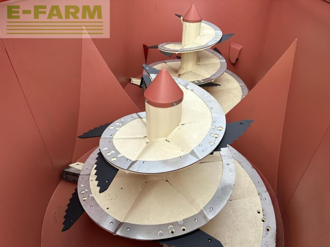 Strautmann verti-mix 2401 double - Опрема за добиток: слика 4 Strautmann verti-mix 2401 double - Опрема за добиток: слика 4