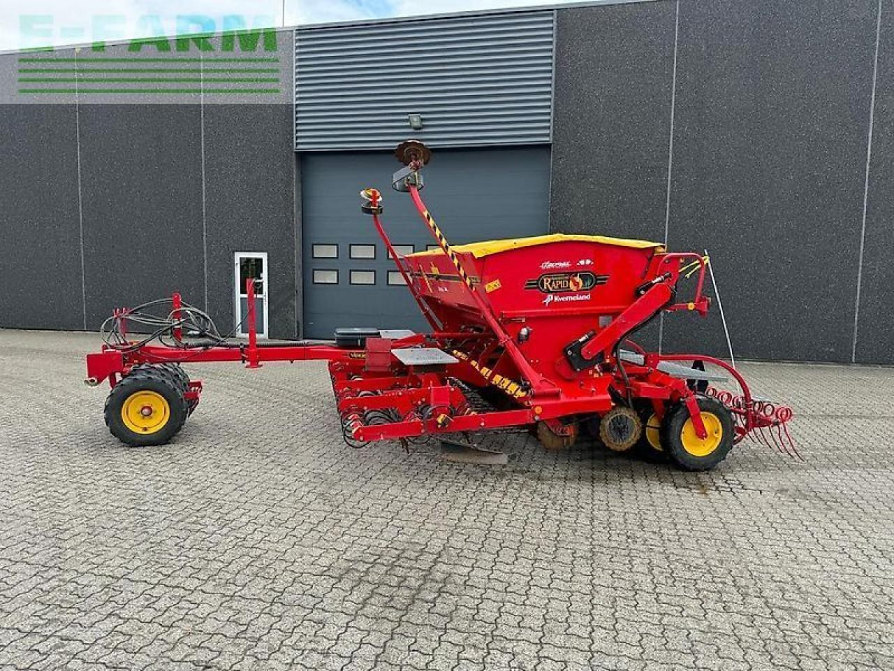 Väderstad rapid 400c - Семенска дупчалка: слика 1 Väderstad rapid 400c - Семенска дупчалка: слика 1