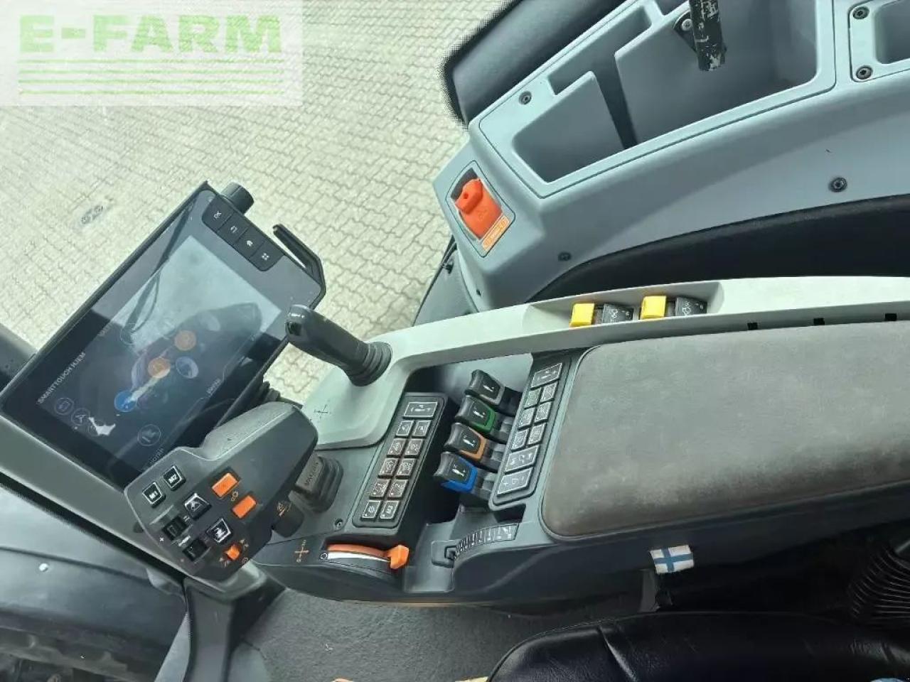 Valtra 254 versus - Трактор: слика 3 Valtra 254 versus - Трактор: слика 3