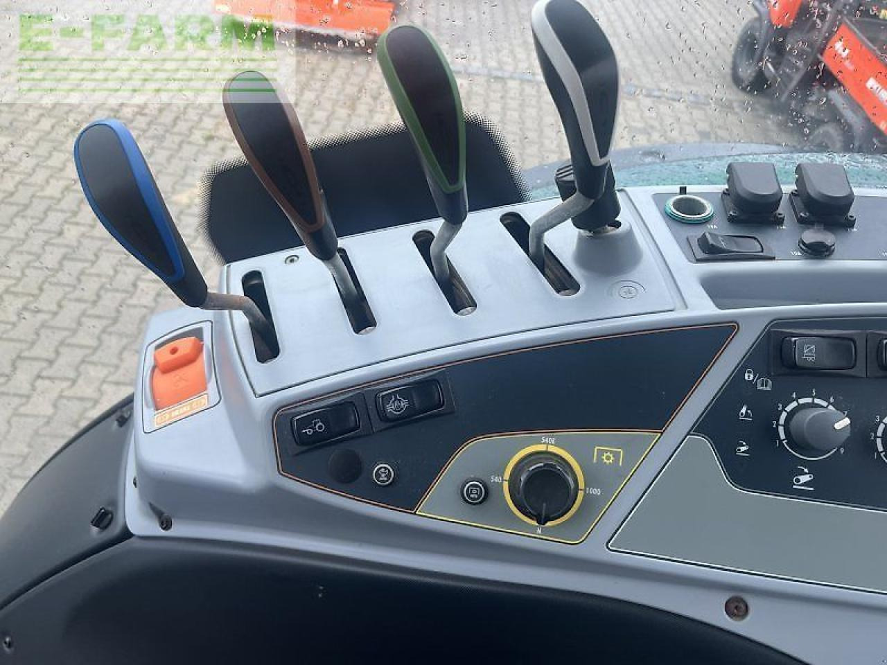 Valtra n 134 aktiv - Трактор: слика 5 Valtra n 134 aktiv - Трактор: слика 5