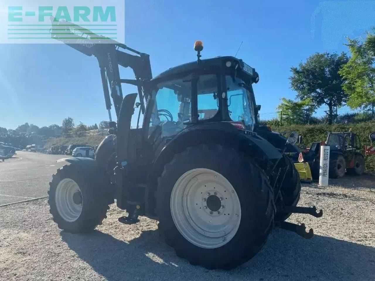 Valtra n 134 hitech 5 HiTech - Трактор: слика 4 Valtra n 134 hitech 5 HiTech - Трактор: слика 4