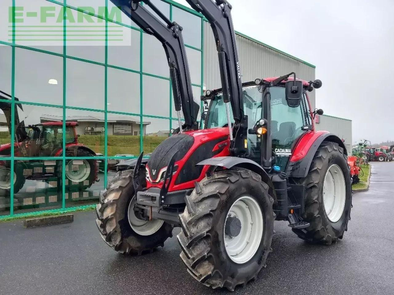 Valtra n 135 hitech 5 HiTech - Трактор: слика 1 Valtra n 135 hitech 5 HiTech - Трактор: слика 1