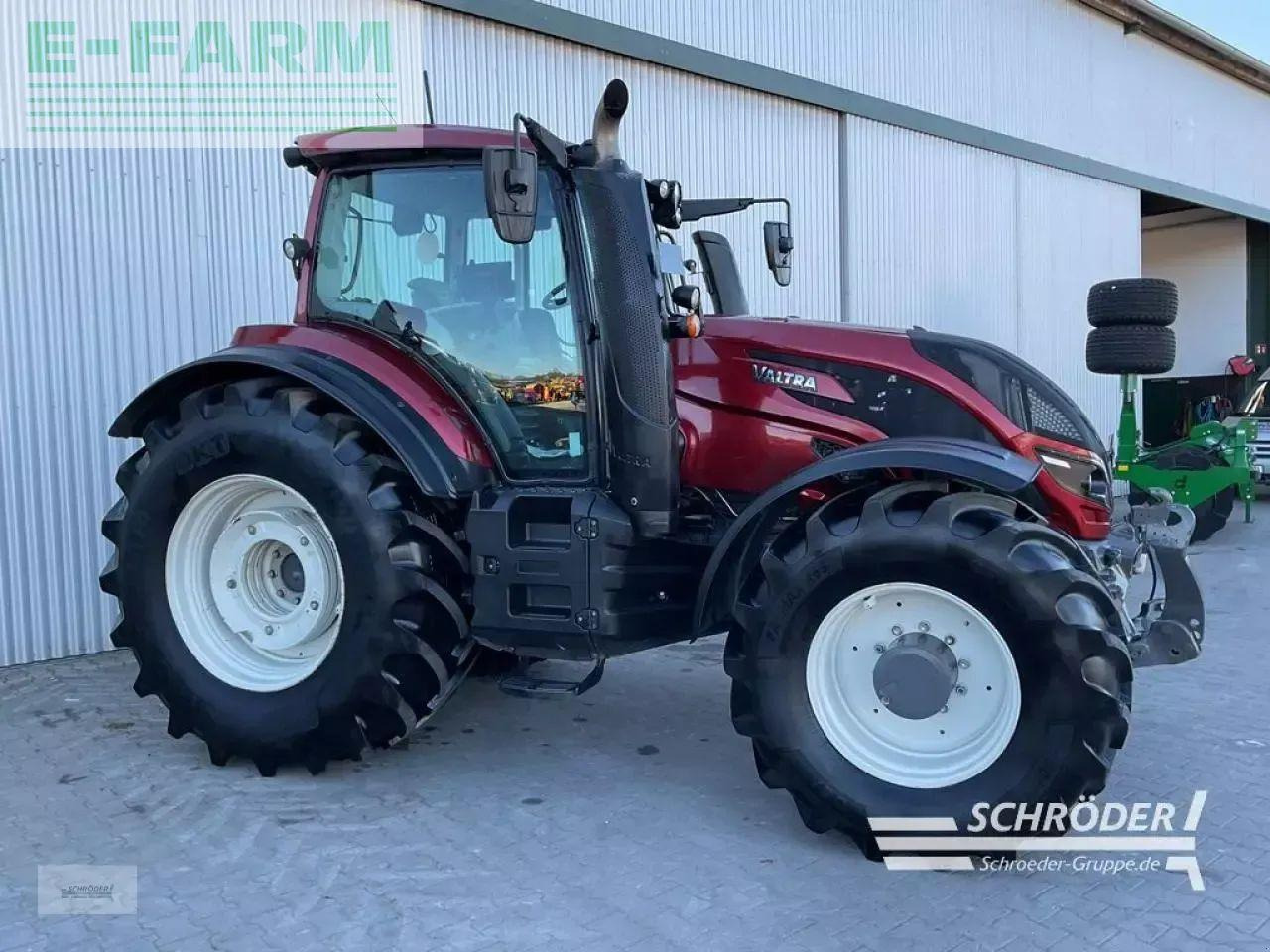Valtra t 254 v smarttouch - Трактор: слика 2 Valtra t 254 v smarttouch - Трактор: слика 2