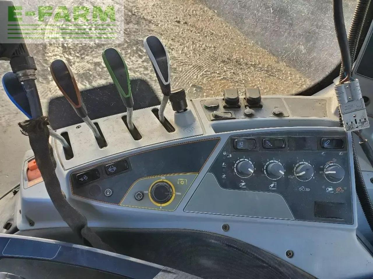 Valtra t214 active - Трактор: слика 2 Valtra t214 active - Трактор: слика 2