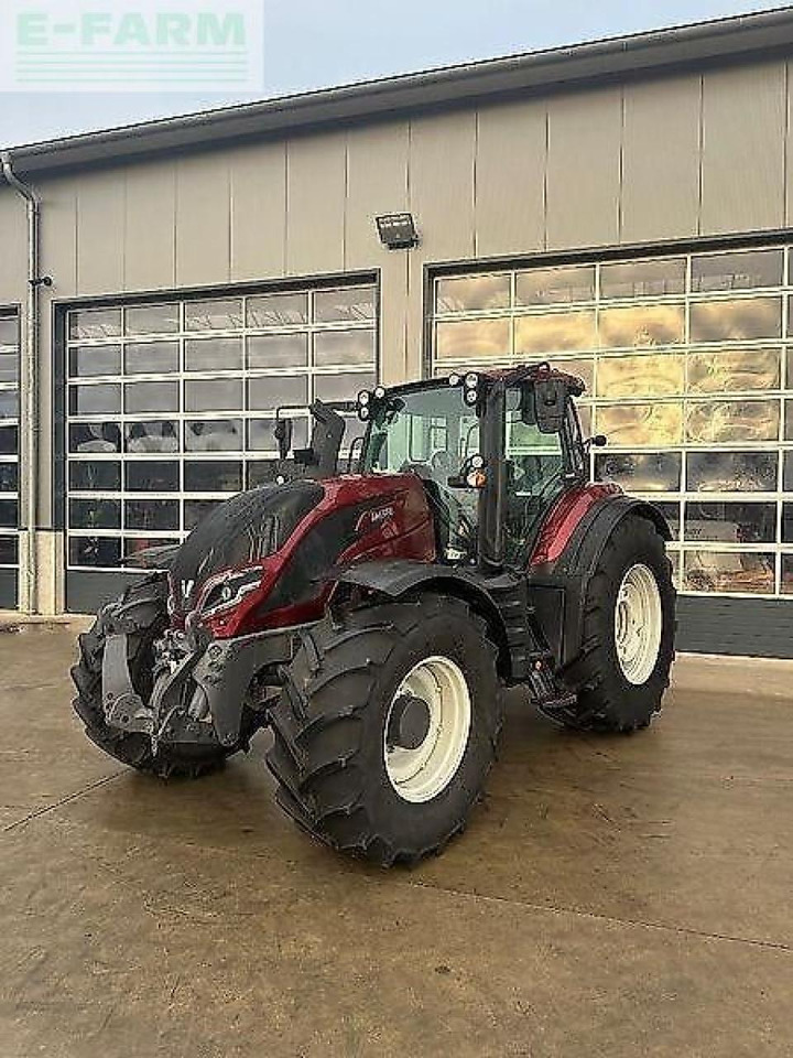 Valtra t235d - Трактор: слика 1 Valtra t235d - Трактор: слика 1
