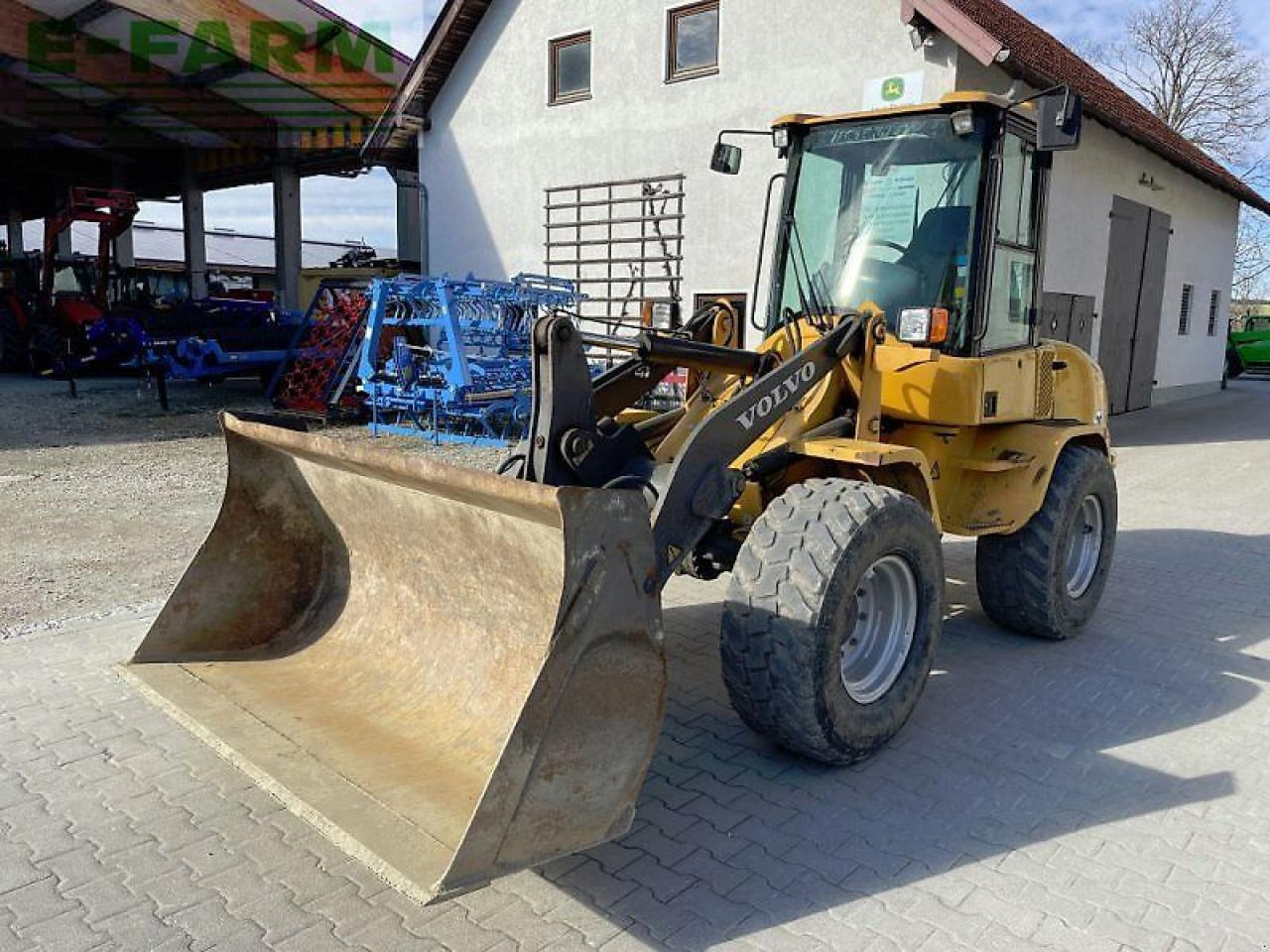 Volvo l 30b pro - Мини багер: слика 1 Volvo l 30b pro - Мини багер: слика 1