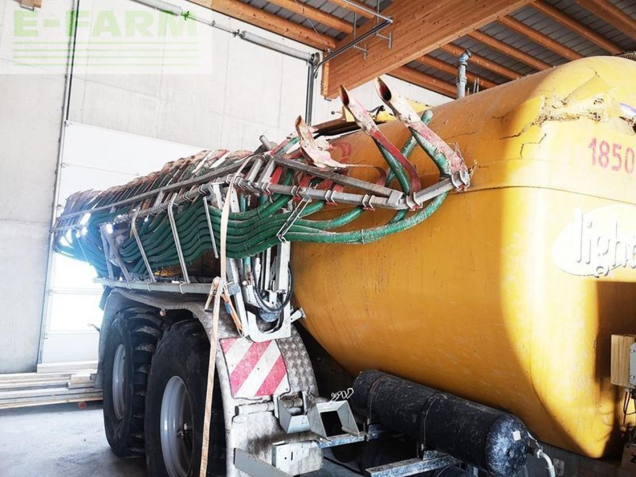 Light 18.500 polyesterfass mit unfallschaden - Цистерна за арско ѓубриво: слика 5 Light 18.500 polyesterfass mit unfallschaden - Цистерна за арско ѓубриво: слика 5