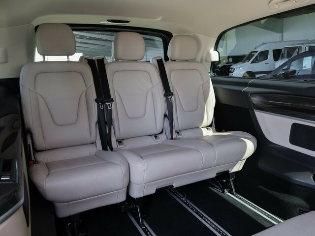 MERCEDES-BENZ EQV 300 Avantgarde Extralang,8Sitze,Leder beige - Минибус, Електричен автобус: слика 4 MERCEDES-BENZ EQV 300 Avantgarde Extralang,8Sitze,Leder beige - Минибус, Електричен автобус: слика 4