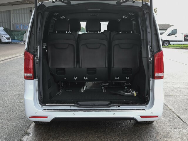 MERCEDES-BENZ EQV 300 Avantgarde Line,lang,7Sitze,2xKlima,LED... - Минибус, Електричен автобус: слика 2 MERCEDES-BENZ EQV 300 Avantgarde Line,lang,7Sitze,2xKlima,LED... - Минибус, Електричен автобус: слика 2