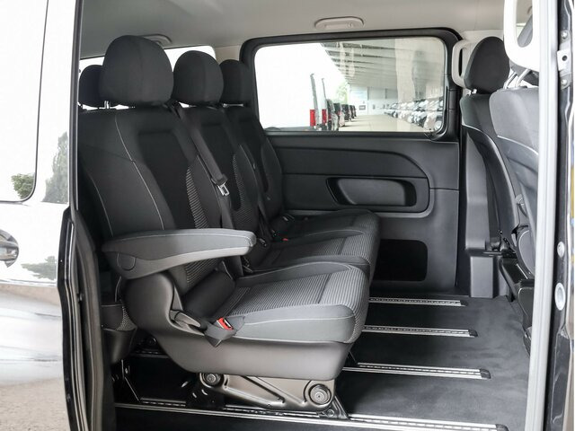 MERCEDES-BENZ EQV 300 Extralang,8Sitze,2elektr.Schiebetür,LED - Минибус, Електричен автобус: слика 5 MERCEDES-BENZ EQV 300 Extralang,8Sitze,2elektr.Schiebetür,LED - Минибус, Електричен автобус: слика 5