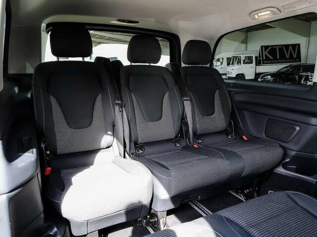 MERCEDES-BENZ EQV 300 lang,7Sitze,2xKlima,2Schiebetür el.,LED - Минибус, Електричен автобус: слика 4 MERCEDES-BENZ EQV 300 lang,7Sitze,2xKlima,2Schiebetür el.,LED - Минибус, Електричен автобус: слика 4
