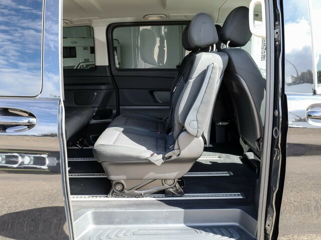MERCEDES-BENZ EQV 300 lang,7Sitze,2xKlima,2Schiebetür el.,LED - Минибус, Електричен автобус: слика 5 MERCEDES-BENZ EQV 300 lang,7Sitze,2xKlima,2Schiebetür el.,LED - Минибус, Електричен автобус: слика 5