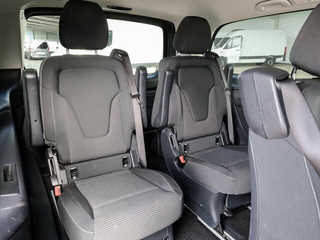 MERCEDES-BENZ EQV 300 lang,7Sitze,2xelektr.Schiebetür,EasyPack... - Патничко комбе, Електрично комбе: слика 3 MERCEDES-BENZ EQV 300 lang,7Sitze,2xelektr.Schiebetür,EasyPack... - Патничко комбе, Електрично комбе: слика 3