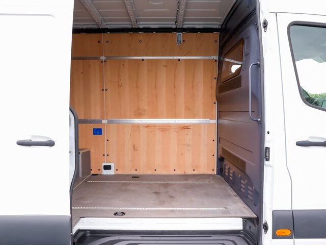 MERCEDES-BENZ Sprinter 317 CDI,3665mm,Automatik,Kamera - Товарно комбе: слика 2 MERCEDES-BENZ Sprinter 317 CDI,3665mm,Automatik,Kamera - Товарно комбе: слика 2