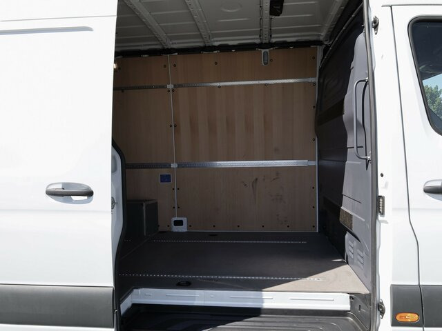 MERCEDES-BENZ Sprinter 317 CDI,3665mm,Automatik,Kamera - Товарно комбе: слика 2 MERCEDES-BENZ Sprinter 317 CDI,3665mm,Automatik,Kamera - Товарно комбе: слика 2