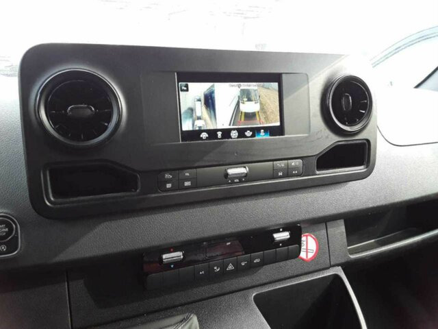 MERCEDES-BENZ Sprinter 317 CDI Kasten,L2H2,MBUX,Kamera... - Товарно комбе: слика 4 MERCEDES-BENZ Sprinter 317 CDI Kasten,L2H2,MBUX,Kamera... - Товарно комбе: слика 4