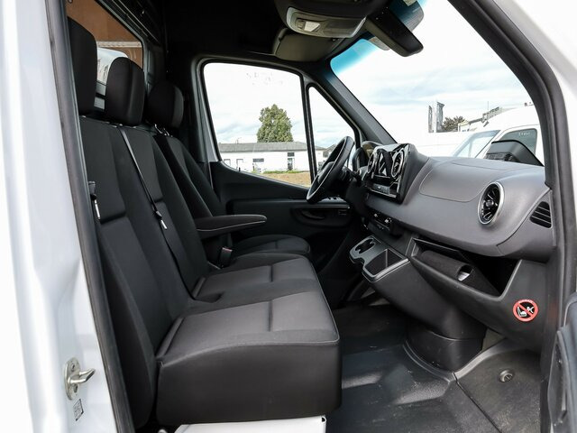 MERCEDES-BENZ Sprinter 317 Maxi,9GTronic,MBUX,Kamera - Товарно комбе: слика 3 MERCEDES-BENZ Sprinter 317 Maxi,9GTronic,MBUX,Kamera - Товарно комбе: слика 3