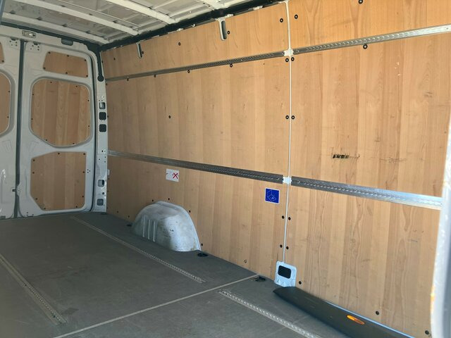 MERCEDES-BENZ Sprinter 317 Maxi,9GTronic,MBUX,Kamera - Товарно комбе: слика 2 MERCEDES-BENZ Sprinter 317 Maxi,9GTronic,MBUX,Kamera - Товарно комбе: слика 2