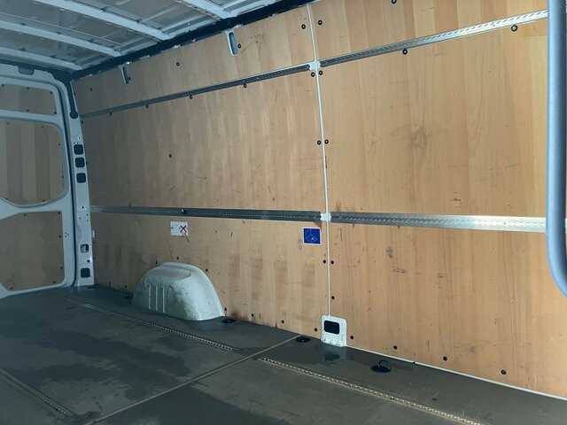 MERCEDES-BENZ Sprinter 317 Maxi,9GTronic,MBUX,Kamera - Товарно комбе: слика 2 MERCEDES-BENZ Sprinter 317 Maxi,9GTronic,MBUX,Kamera - Товарно комбе: слика 2