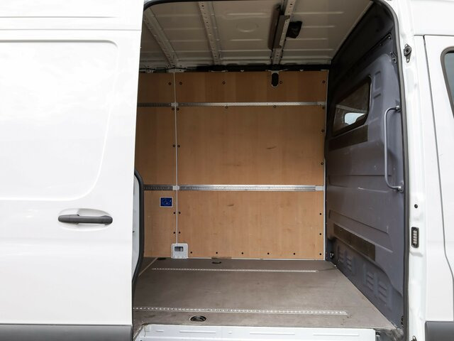 MERCEDES-BENZ Sprinter 317 Maxi,9GTronic,MBUX,Kamera - Товарно комбе: слика 2 MERCEDES-BENZ Sprinter 317 Maxi,9GTronic,MBUX,Kamera - Товарно комбе: слика 2